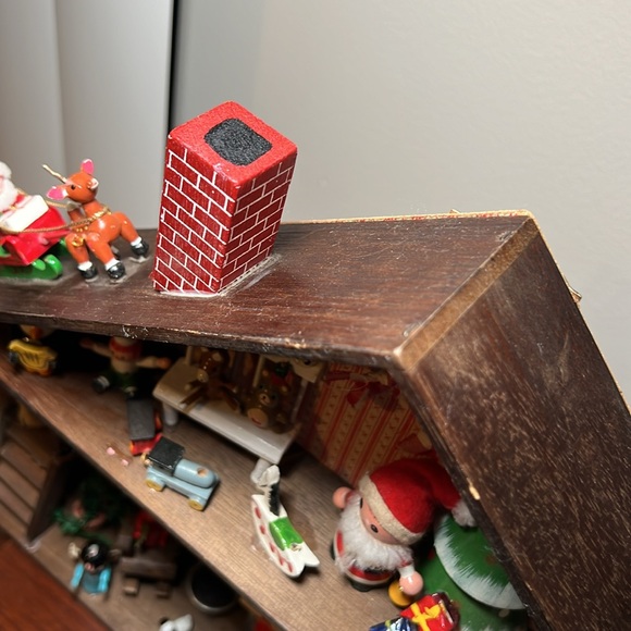 VTG Christmas Kitsch wooden festive doll house diorama figurine wall hanging - Picture 17 of 17